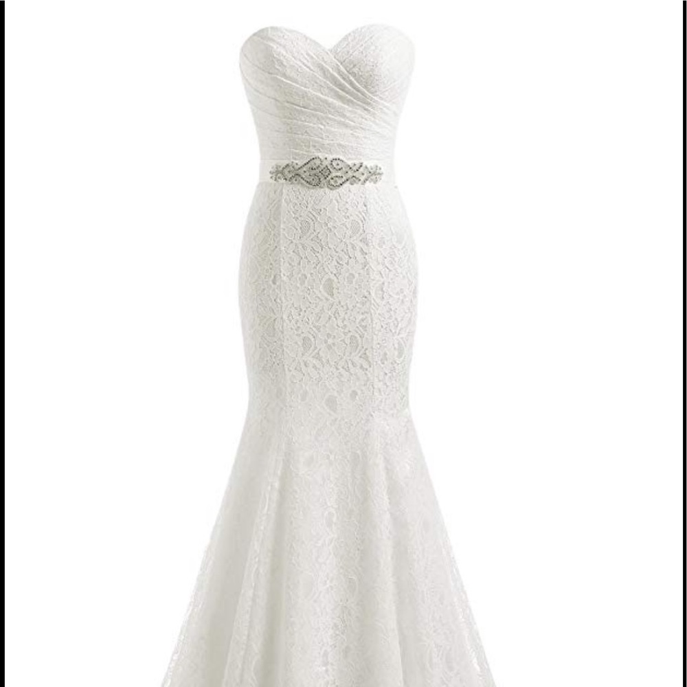 Wedding dress in ivory or white PRICE FIRM